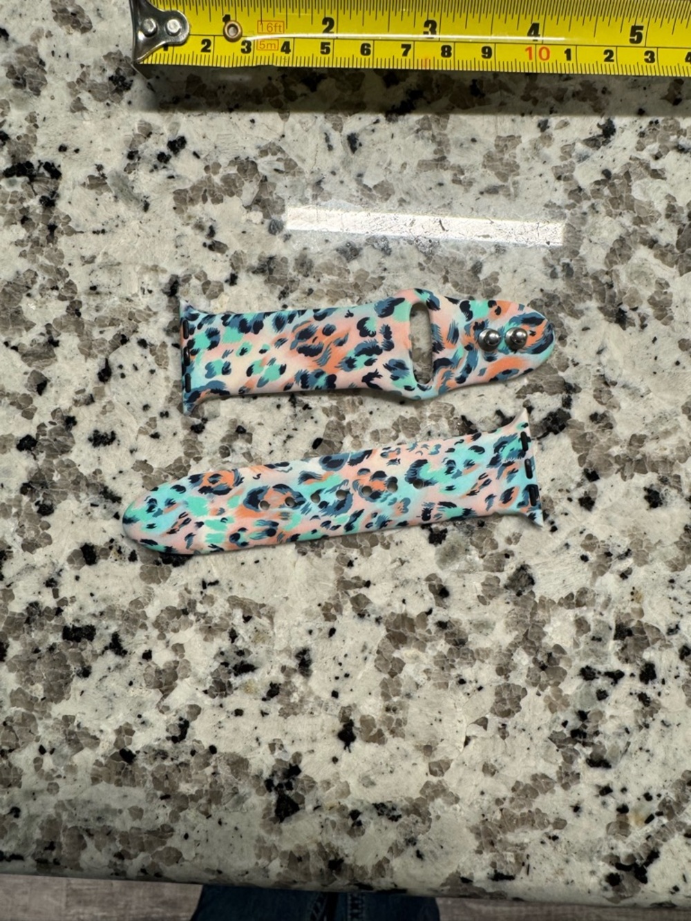 Colorful Leopard Print Silicone Apple Watch Band - Mint & tan